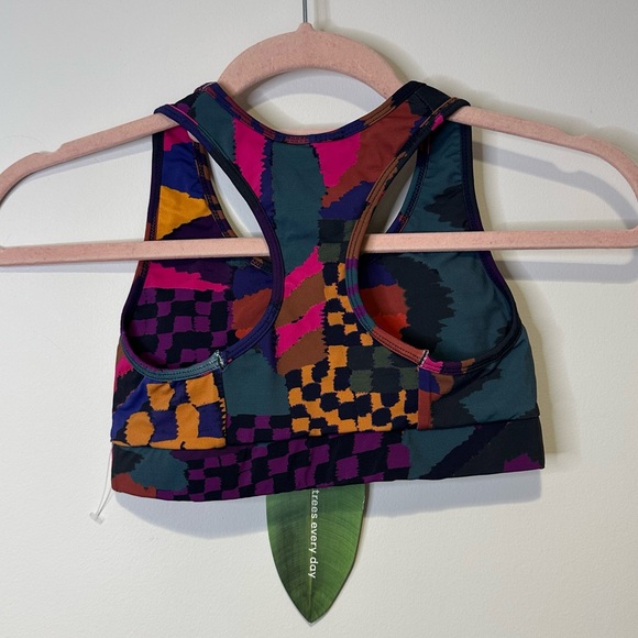 NWT farm rio abstract patches sports bra size extra small - Picture 5 of 5